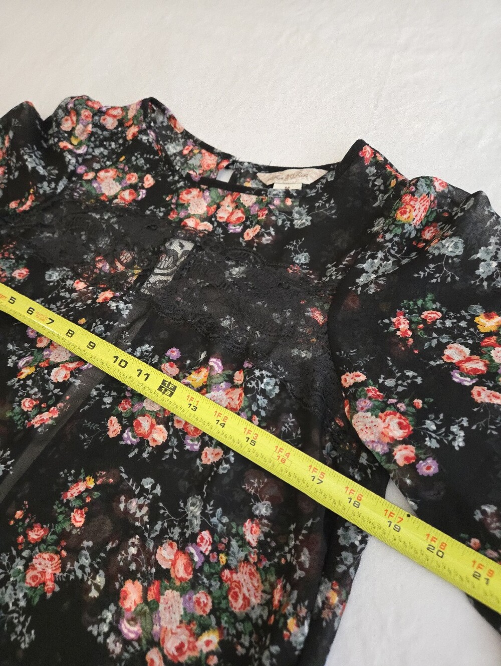 Fun & Flirt Black Sheer Floral Long-Sleeve Lace-Trim Cropped Blouse EB4 - Picture 4 of 9